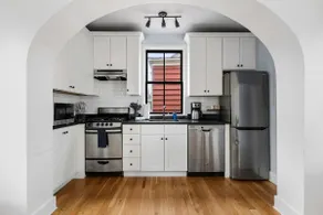 Downtown 3bd Home, Steps to King St! - Image 3