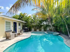Lazy Days - 1 block to the Beach Private Pool - Image 4
