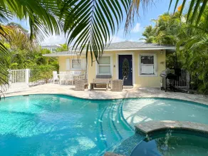Lazy Days - 1 block to the Beach Private Pool - Image 5