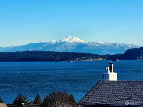 Cozy Garden 4BR1BA Lower Unit Ocean Mountain Views with doggies EV Charging - Image 4