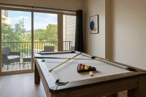 Family n Group Retreat 3 Queens Beds Pool Table 11 - Image 2