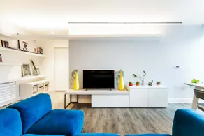 Modern and Stylish 2 Bedroom Flat With a Stunning View - Image 4