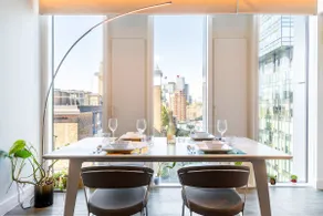 Modern and Stylish 2 Bedroom Flat With a Stunning View - Image 2