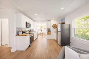 Derby-ready home near Churchill Downs with parking - Image 3