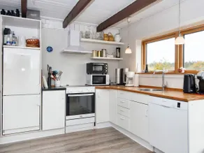 6 person holiday home in Ebeltoft - Image 3