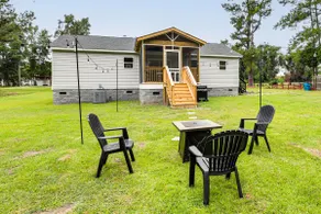 Screened Porch: Family-friendly St Stephen Retreat - Image 4