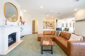 Valley View - Image 2