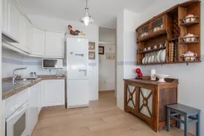 Appartamento totalmente attrezzato con giardino, piscina e terrazza | Vista sulla spiaggia | Ideale per lavorare da remoto - Image 5