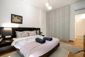 Elysia - Crafted 2-Bedroom Apt & Balcony in Athens - Image 3