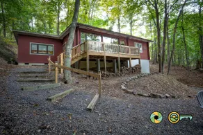 Basye Retreat - Authentic log cabin coziness! - Image 5