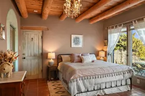 Refined Adobe w/Mountain Views, Hot Tub & Fire Pit - Image 5