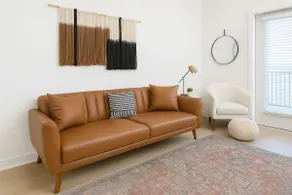 Convenient WorkerFriendly, A+Location, w/ Pool&Gym - Image 2