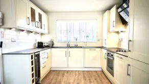 3 bedroom home | enclosed garden | close to beach - Image 5