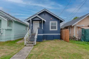 Charming Modern Cottage, Downtown @pinpointstays - Image 2