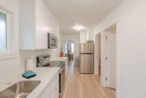 Charming Modern Cottage, Downtown @pinpointstays - Image 3