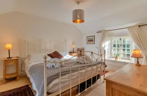 Finest Retreats - Forge Cottage, Padstow - Image 5