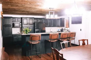 Alley Oasis — 4BR/3BA Spa Yard Retreat - Image 3