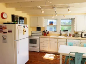 Blue Skies - SFH - Close to Town - Pet Friendly - Linens and Towels Provided - Image 4