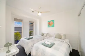 Blue Bird Villa Hamilton - Image 5