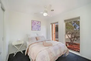 Blue Bird Villa Hamilton - Image 4