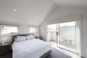 Modern 3BR Executive Townhouse in CBD, Mibnb - Image 4