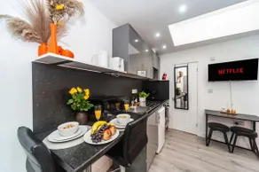 Modern Studio | Best Value to central London - Image 2