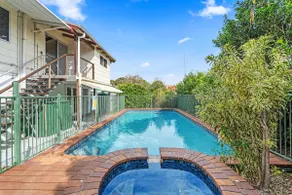 Holiday on Hibiscus - 4BD/Pool/Walk to Beach - Image 5