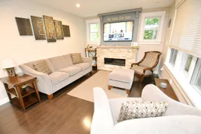 Updated home blocks from ND w/3 full baths (1015) - Image 2