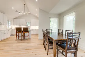 4 Mi to UT Austin: Bright & Modern Family Home - Image 2
