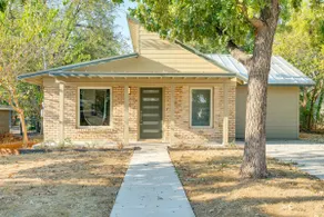 4 Mi to UT Austin: Bright & Modern Family Home - Image 3