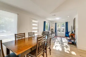 4 Mi to UT Austin: Bright & Modern Family Home - Image 5