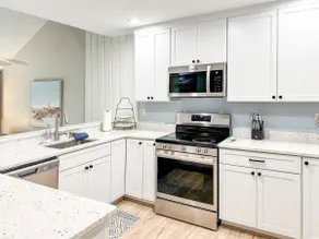 Harbor Cove #45 – Modern Comfort Near the Shore - Image 5