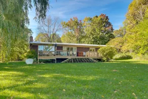 Lakefront Escape: Waterfront Lake Champlain Home - Image 2
