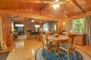 Lakefront Escape: Waterfront Lake Champlain Home - Image 4