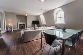 Penthouse with sea views on the Hoe - Image 4