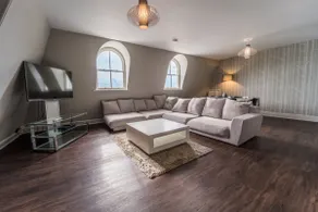 Penthouse with sea views on the Hoe - Image 2