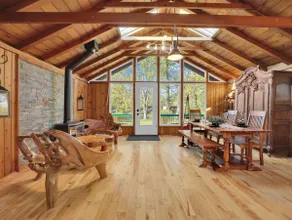 Beautiful Family Cottage Near the Water! - Image 3