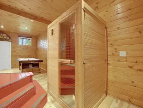 Beautiful Family Cottage Near the Water! - Image 4
