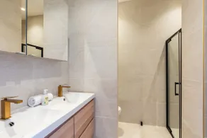Elegant 1BDR Paris Getaway for 4 near Bastille - Image 4