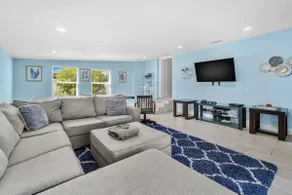 Artsy South Tampa Home | Game Room, Yard & Pets - Image 2
