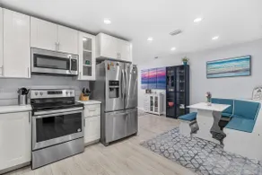 Artsy South Tampa Home | Game Room, Yard & Pets - Image 3