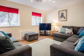 The Barn - 4 Bedroom - Tyn-Y-Coed Farm - Cardiff - Image 2