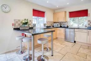 The Barn - 4 Bedroom - Tyn-Y-Coed Farm - Cardiff - Image 4