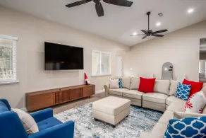 Oakhurst Oasis :Modern Design, Hot Tub, Sleeps 19+ - Image 2