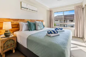 Cairns 2BR Palms Stay Top Floor & Pool View - Image 4