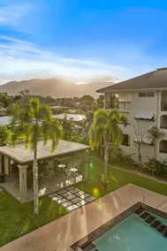 Cairns 2BR Palms Stay Top Floor & Pool View - Image 5