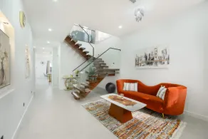 Stylish Marsden Park Stay Near Schofields & Rouse - Image 2