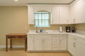Unit B - Comfy 2BR With En-Suite & Full Kitchen - Image 4