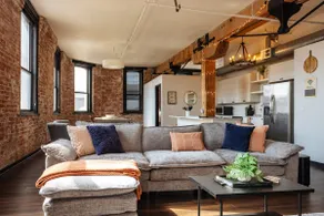 Urban 2BR Loft | Skyline Sunsets + Streetcar - Image 5