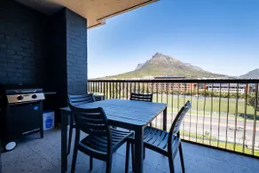 504 Riverlands - Lux 2 Bedroom Apartment with Parking - Image 3